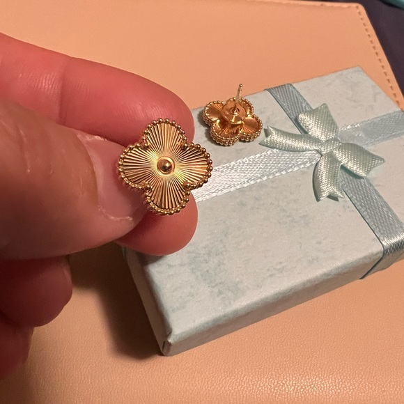 hongkong setting in 18k solid gold, 15mm, new without tag, never worn, - Picture 4 of 6